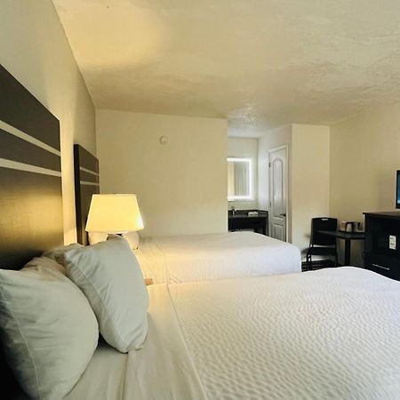 Clarion Inn & Suites Kissimmee-Lake Buena Vista South Kültér fotó