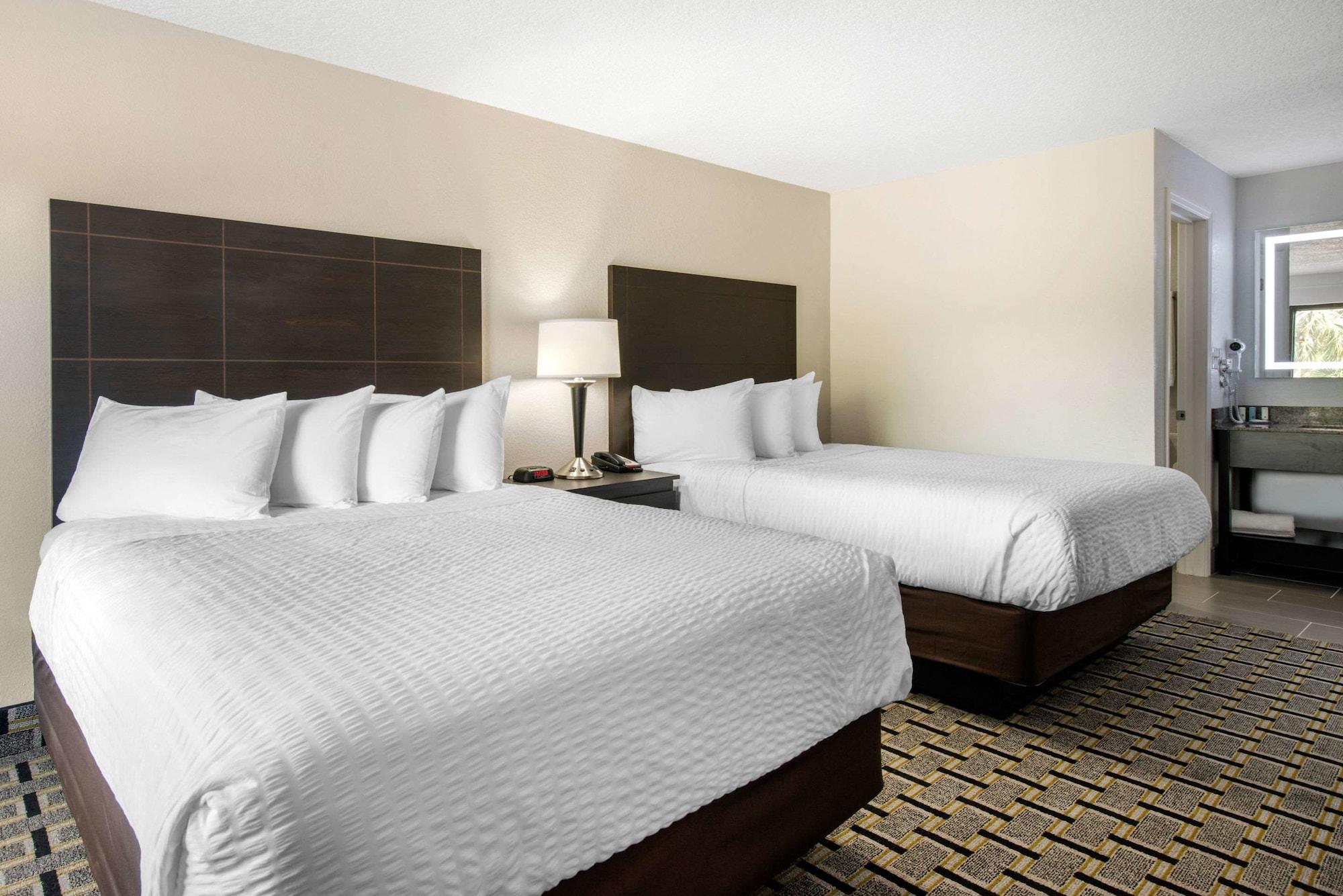 Clarion Inn & Suites Kissimmee-Lake Buena Vista South Kültér fotó