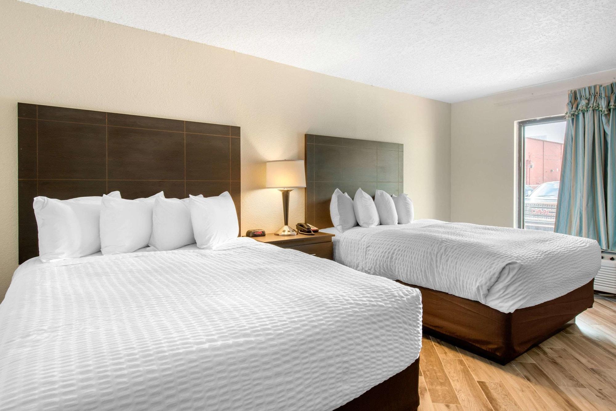 Clarion Inn & Suites Kissimmee-Lake Buena Vista South Kültér fotó
