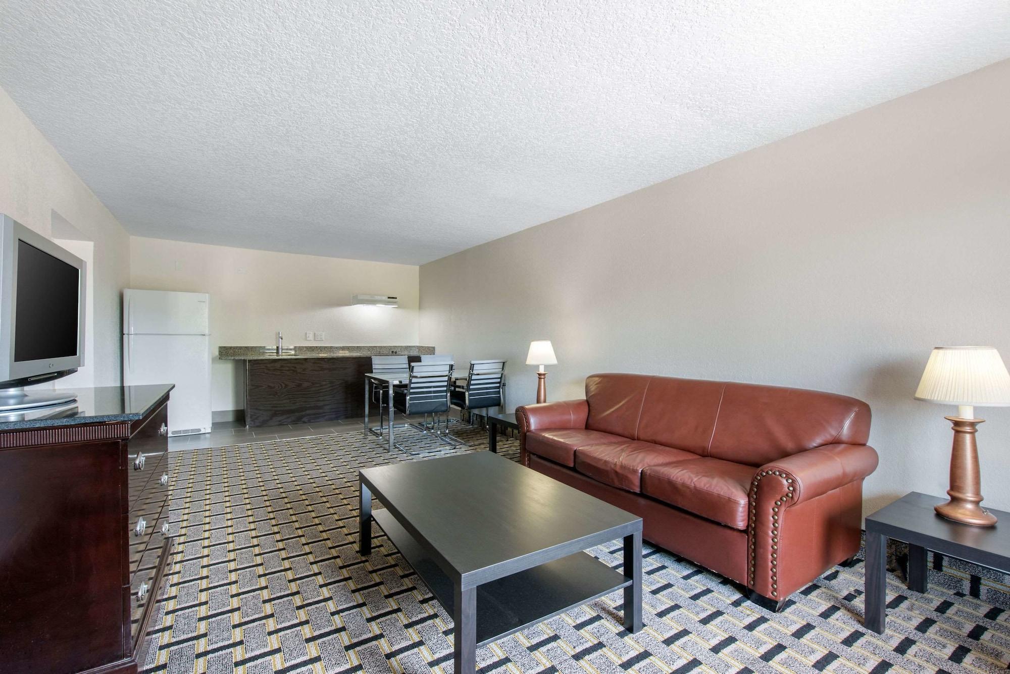 Clarion Inn & Suites Kissimmee-Lake Buena Vista South Kültér fotó