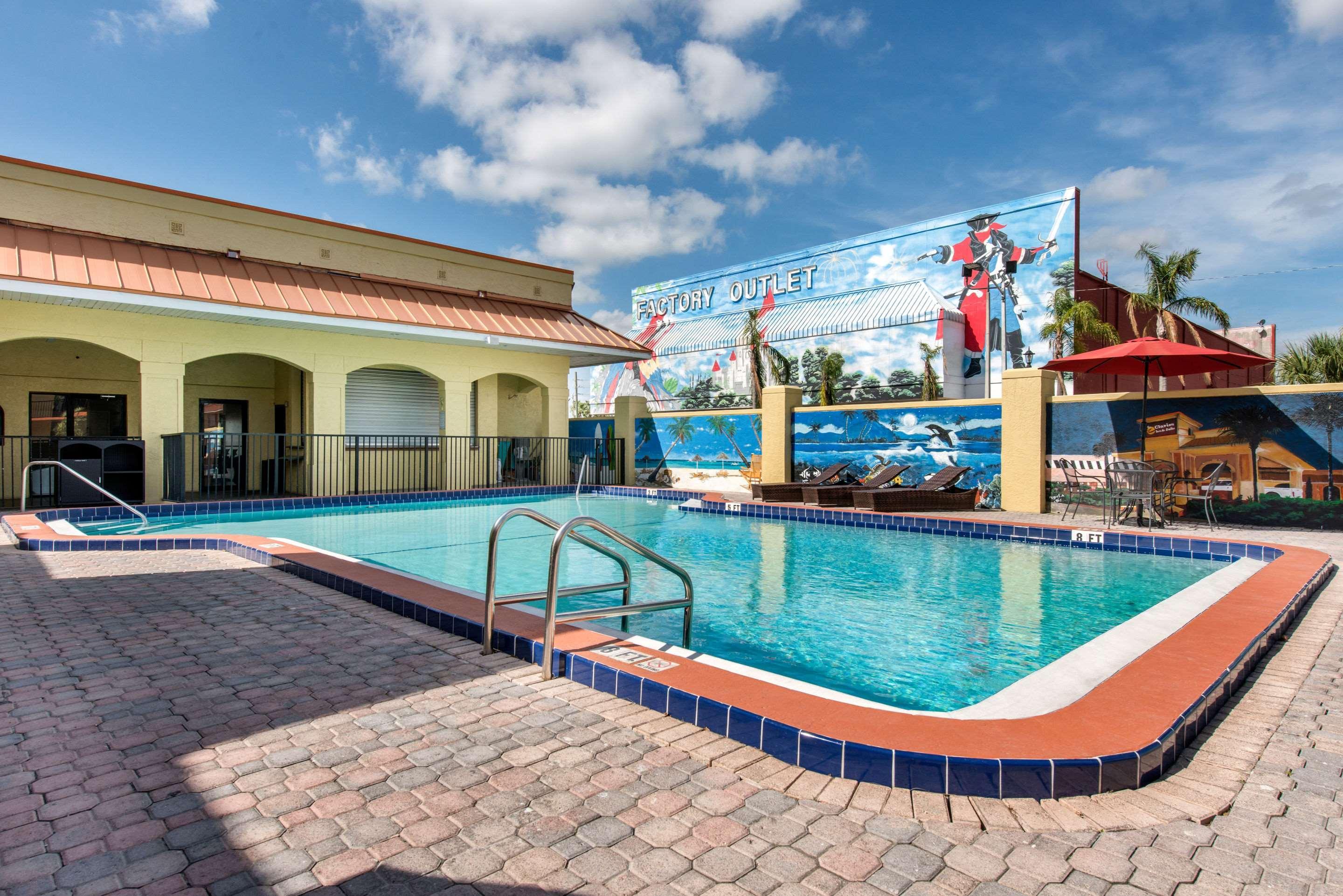 Clarion Inn & Suites Kissimmee-Lake Buena Vista South Kültér fotó
