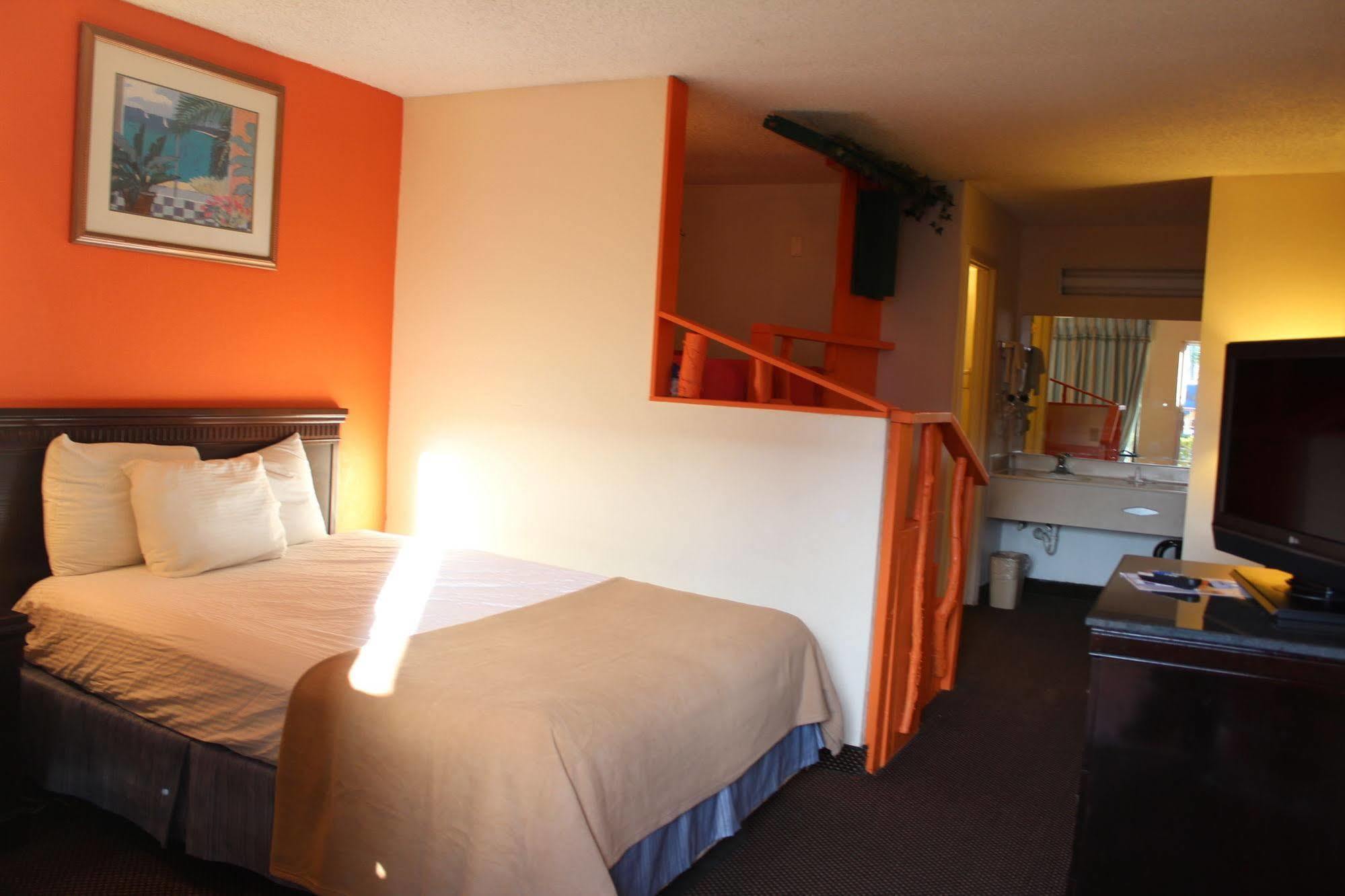Clarion Inn & Suites Kissimmee-Lake Buena Vista South Kültér fotó
