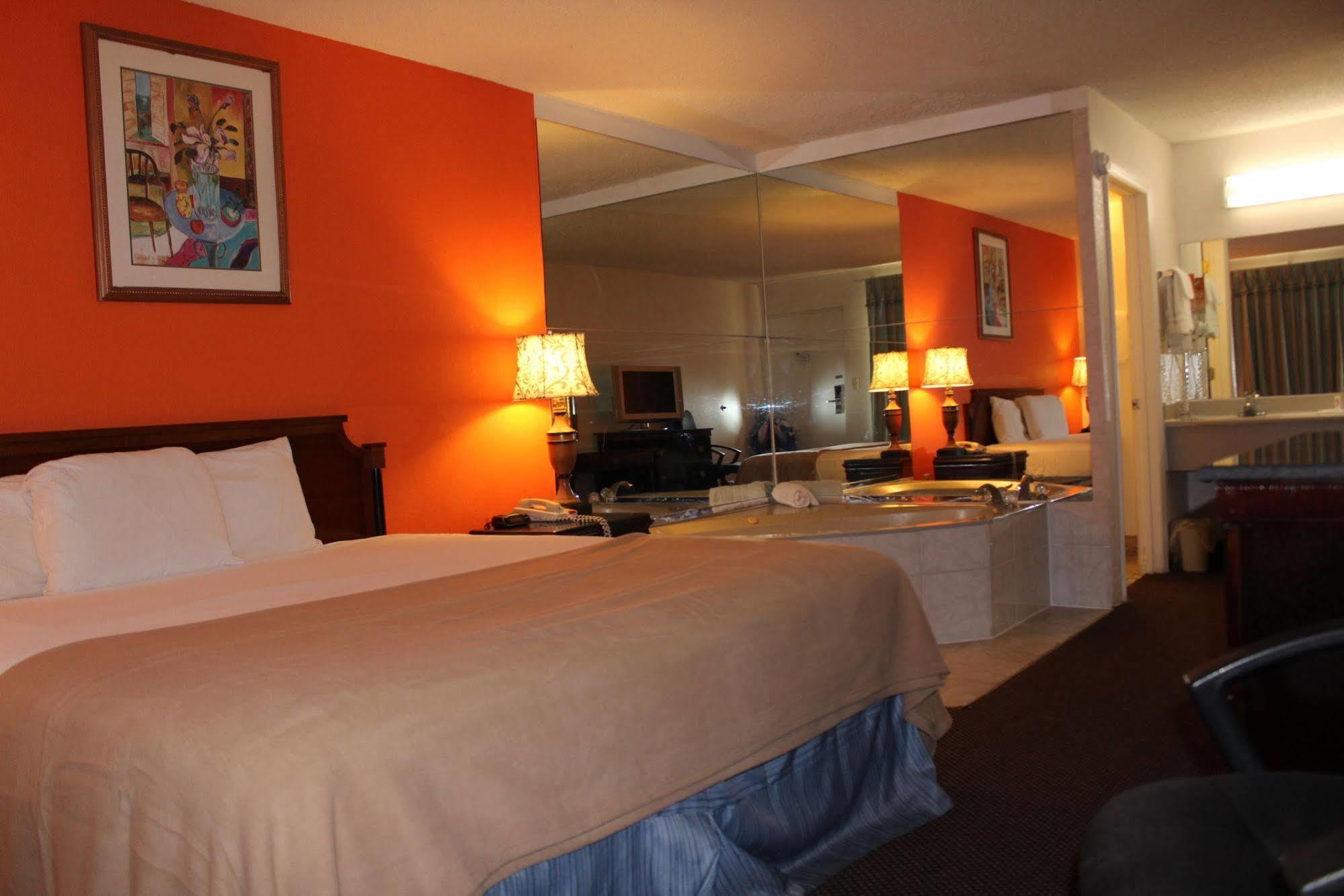Clarion Inn & Suites Kissimmee-Lake Buena Vista South Kültér fotó