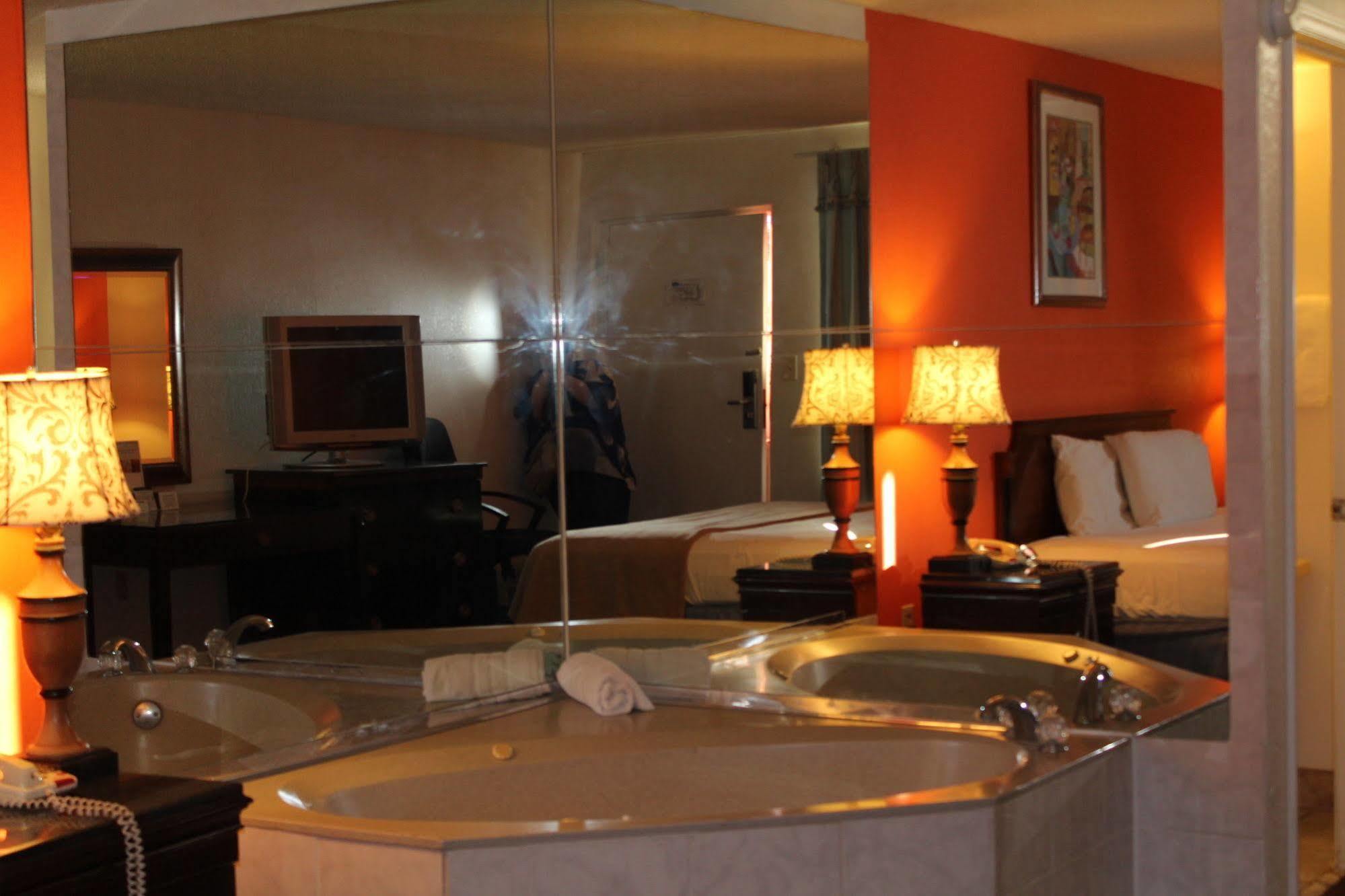 Clarion Inn & Suites Kissimmee-Lake Buena Vista South Kültér fotó